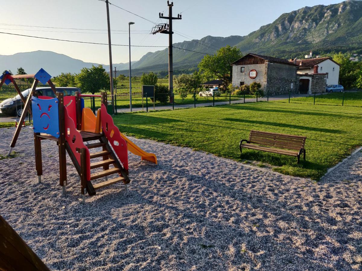 Small House In Vipava Valley Exterior photo